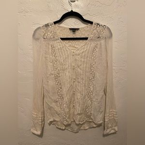 AE white lace button up blouse